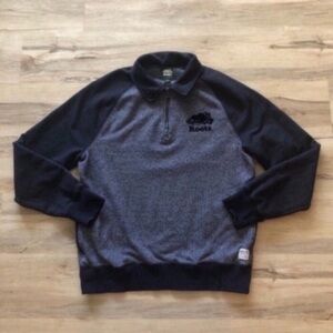 Roots Men's Blue and Gray Quarter Zip Up Sweater